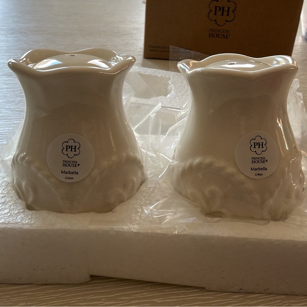 Princess House salt and pepper